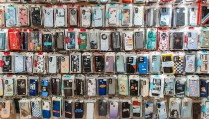 9.9包邮手机壳铅含量超标30倍 一招识别→