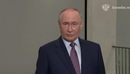 普京：泽连斯基最好想清楚，如用射程3000公里新武器打击俄领土，回应将非常严厉！国际油价大涨，黄金反弹，美联储有新消息，美股收涨