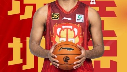 大手笔！深圳男篮连续签约四名外援 布克回归