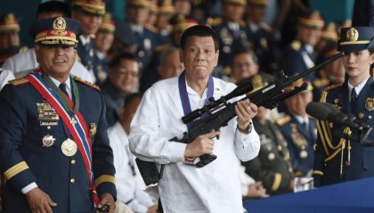 菲律宾内斗升级！选总统还是副总统？16万大军做出选择？不简单！