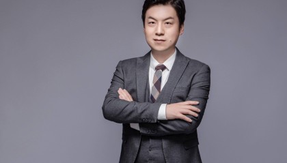 对话河南大学张磊：AI时代主流媒体要形成品牌，避免“劣币驱逐良币”丨顶端访谈