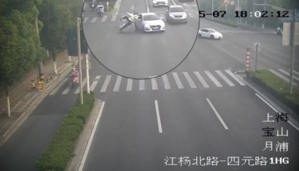 上海警方再次强调：非机动车乱骑行，或担事故全责！