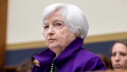 全球货币战打响，人民币礼貌开枪，货币或将废纸化，耶伦紧急表态