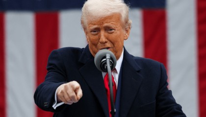 联大会议上，特朗普又闹出意外，但闭口不提中国，王毅外长的劝告起作用了 ？