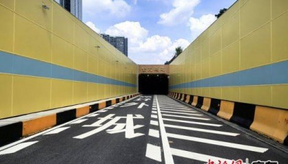 纵贯南北、下穿珠江 广州金光隧道通车