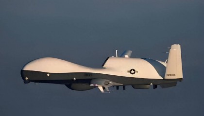 刚设保护区，黄岩岛就爆发冲突，解放军派大量军机拦截，董军接到美方电话