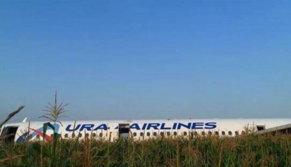 俄罗斯客机上演海鸥惊魂，迫降在玉米地，飞机还有回收价值吗？