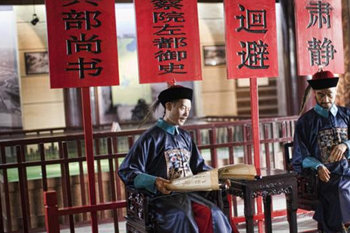 有人算了一笔账，清代一名清廉的总督，年收入折合人民币约7200万