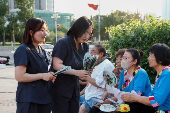 四平中院“夜间”普法进商场 法律文书模板服务获点赞