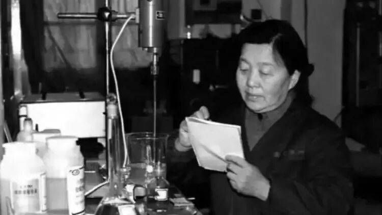 送别!她在上海逝世,享年102岁!出身名门世家,被誉为“人民海军居里夫人式女杰”